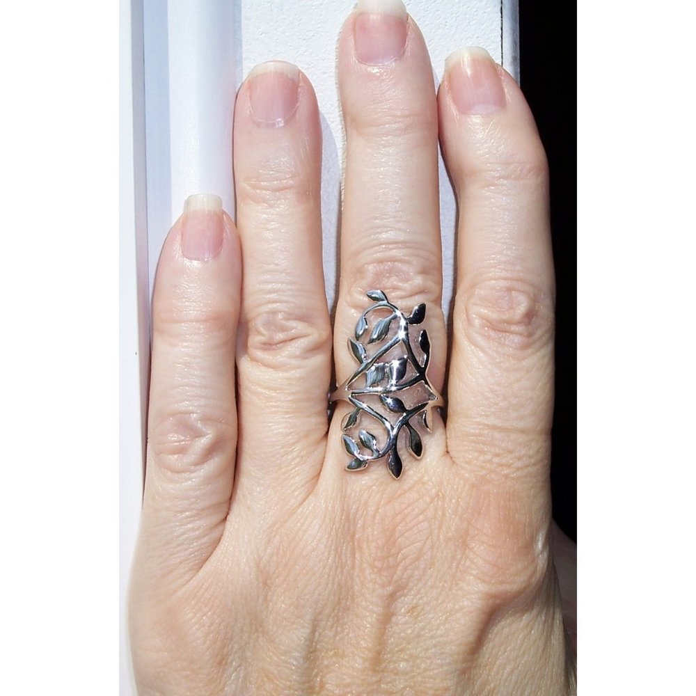 925 STERLING SILVER Extravagant Leaves Statement Ring - Picture 2 of 16